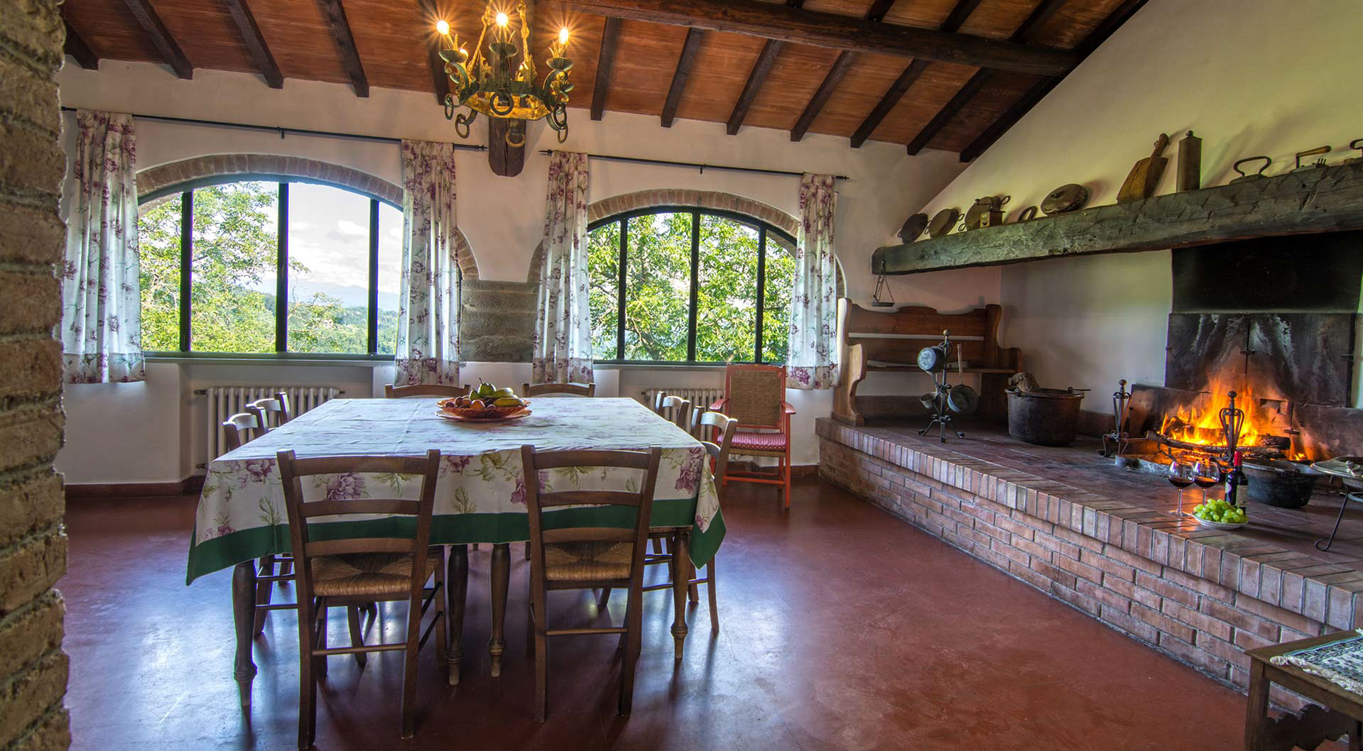 Il Belvedere sala cucina con camino